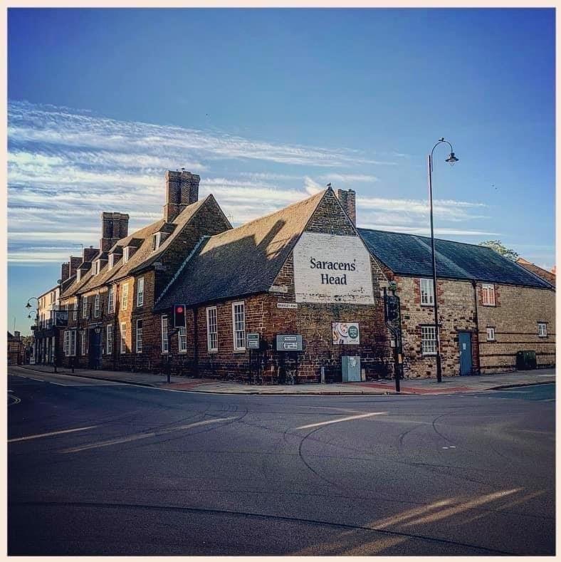 Saracens Head Hotel By Greene King Inns Towcester Kültér fotó