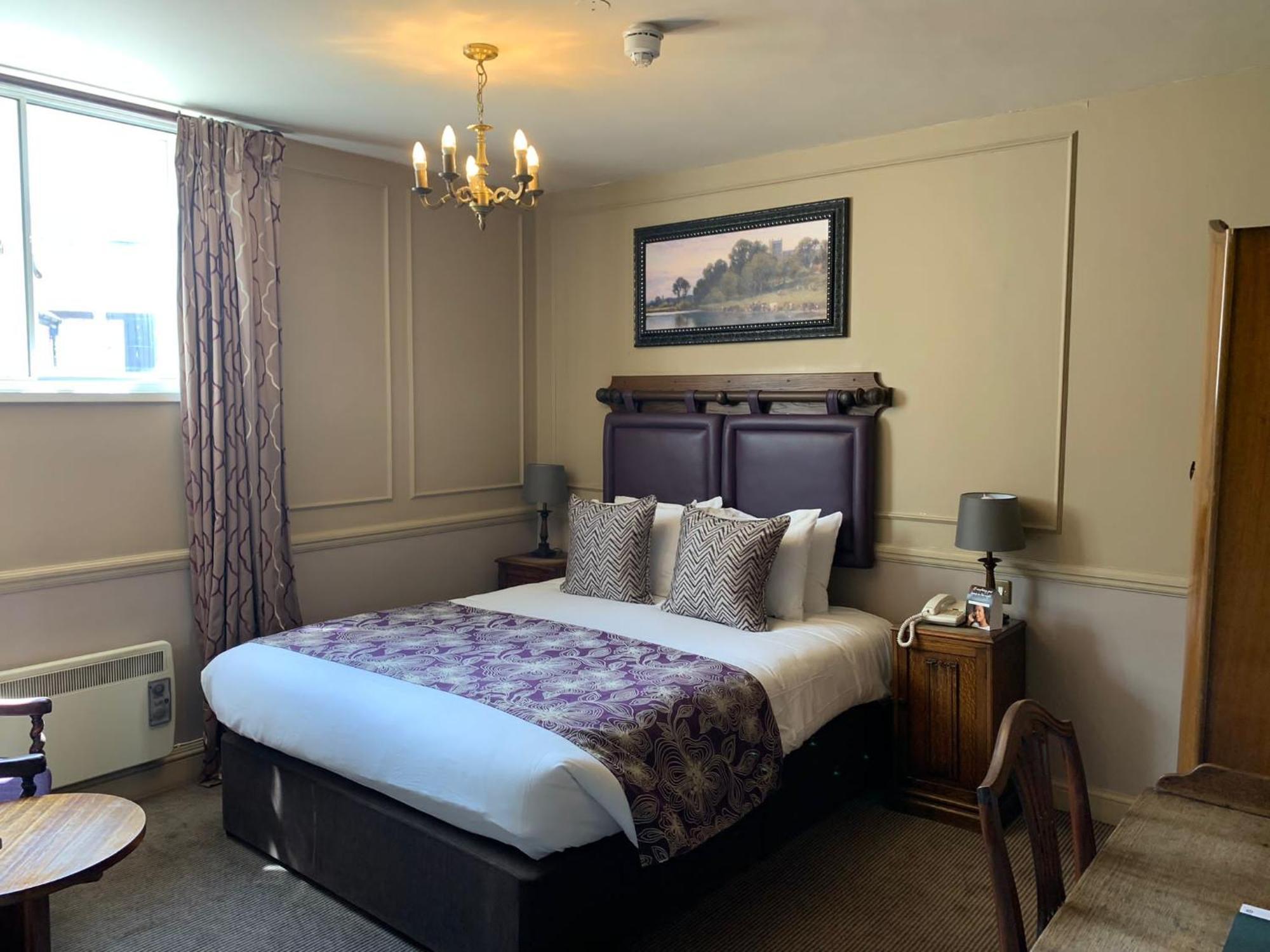 Saracens Head Hotel By Greene King Inns Towcester Kültér fotó