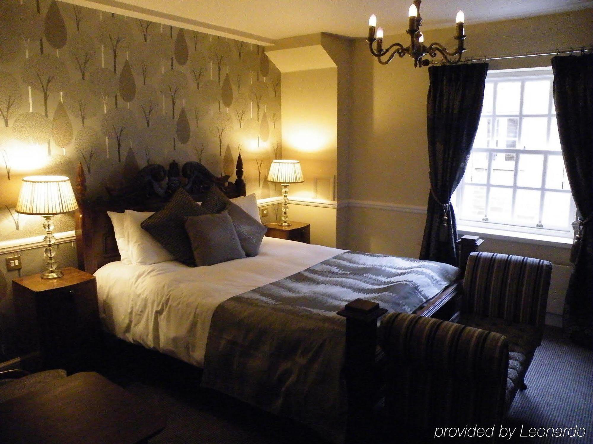 Saracens Head Hotel By Greene King Inns Towcester Kültér fotó